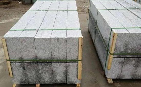 最新芝麻灰花崗巖路沿石報(bào)價(jià),路沿石一般多少錢一米